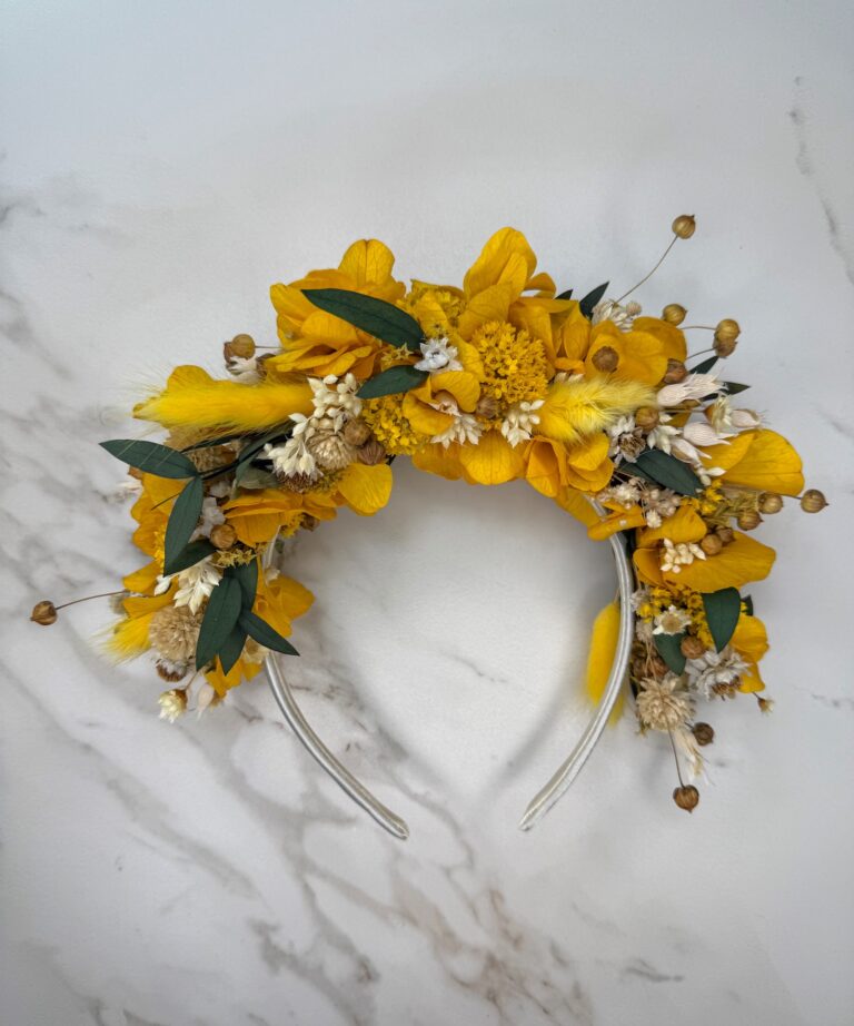 Haarschleife aus Trockenblumen