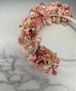 Haarschleife aus Trockenblumen